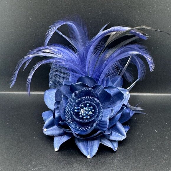 Sophisticated Blue Feathered facinator with Floral Design - Picture 1 of 2